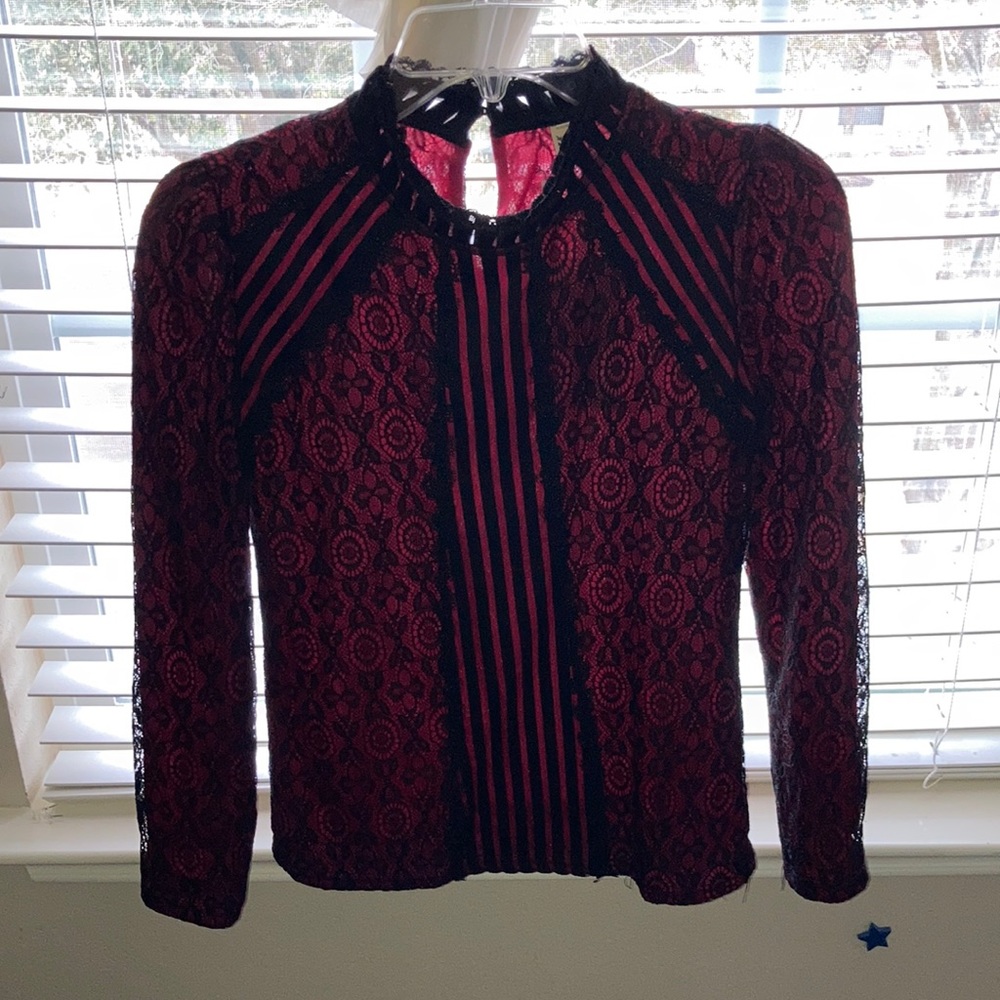 Han Lin Liang Red lace top With Black Lace Overlay girls size large